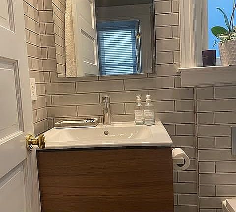 5th image of 1077 Vallejo St