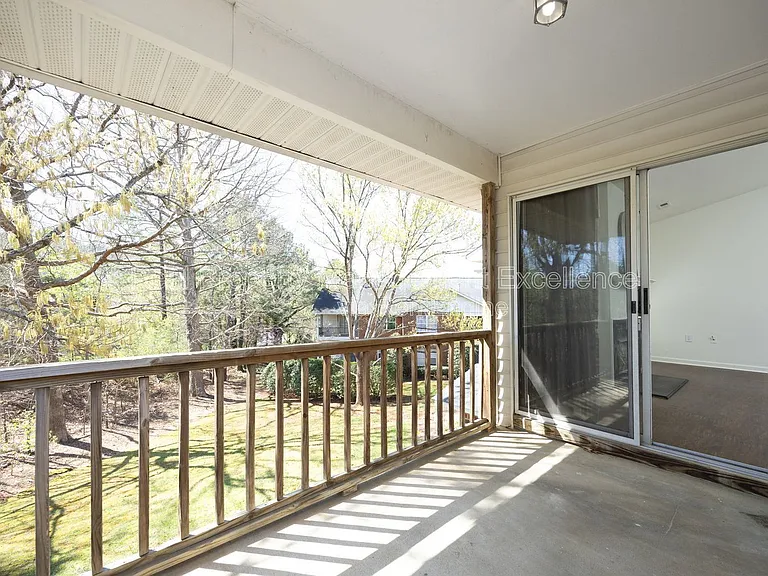521 Renshaw Ct — Photo 25
