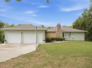 28140 Hospital Dr, Paola, KS 66071