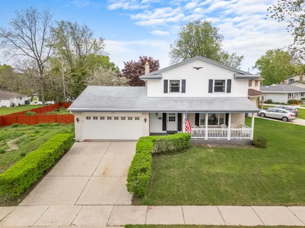 1561 Parkway DRIVE, Port Washington, WI 53074