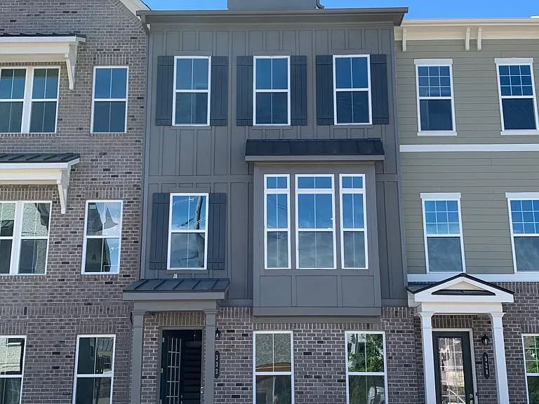 332 Overture Ct — Photo 3