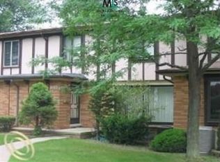 32704 Barclay Sq, Warren, MI 48093