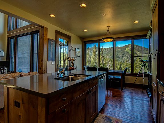 5th image of 303 Northwoods Pl