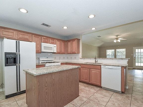 4th image of 3315 Stratford Pointe Dr