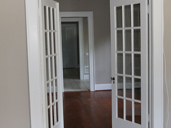 3rd image of 1820 Monroe Dr NE APT 1