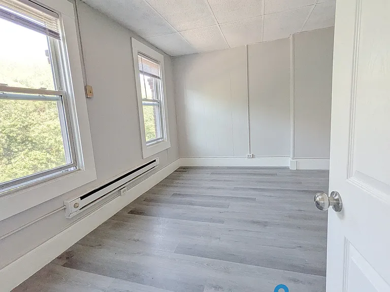 212 Lyman St #3L — Photo 10