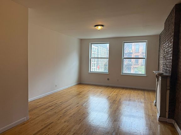 3rd image of 142 E 13th St APT 3S