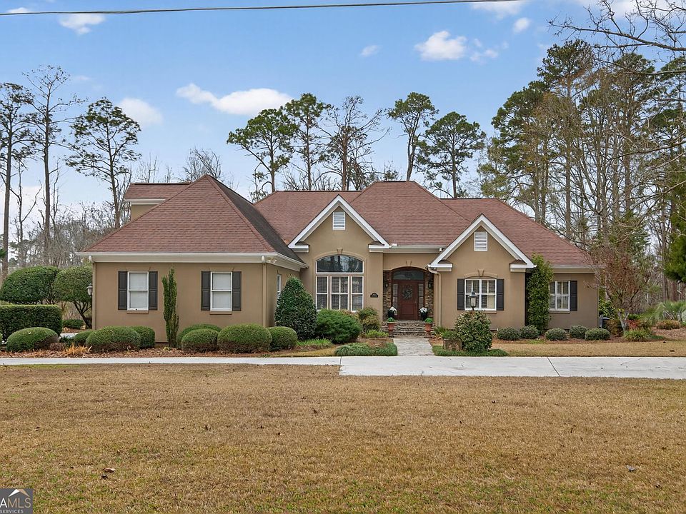 1st image of 470 Preston St