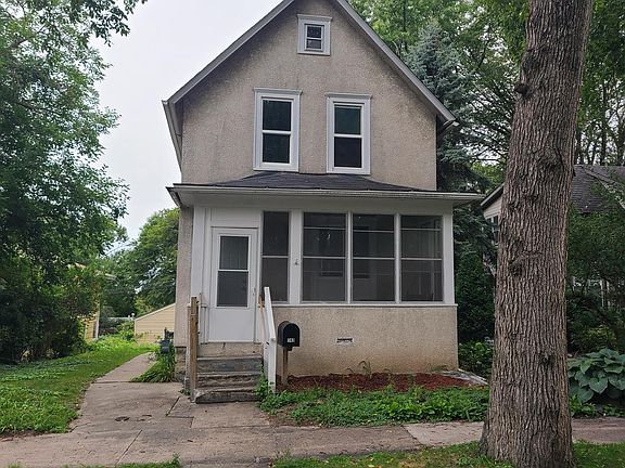 3rd image of 140 Warwick St SE