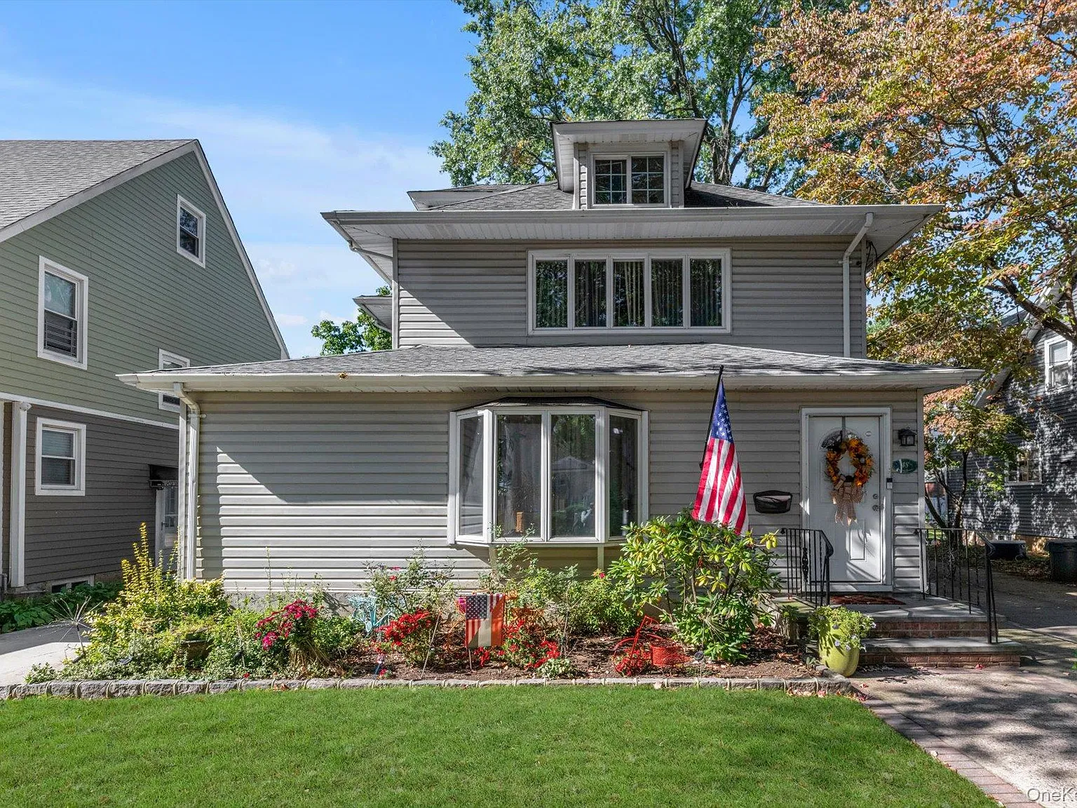 48 Emerson Ave — Photo 2