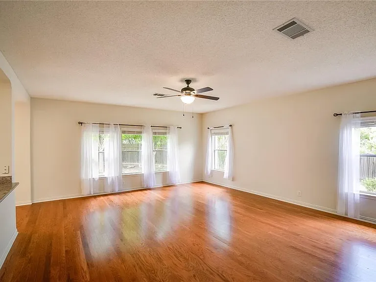 1706 Chino Cv — Photo 8