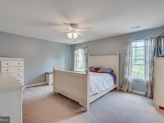 4th image of 2262 Magnolia Ln