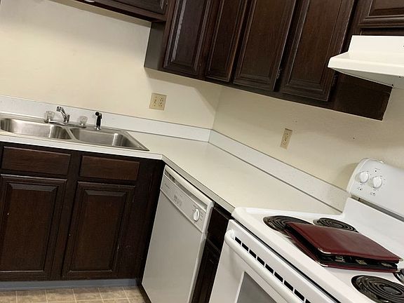 3rd image of 2712 E Rosser Ave APT 2