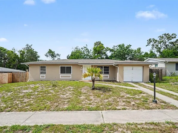 7170 Holiday Dr, Spring Hill, FL 34606