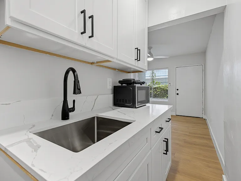 4170 Inglewood Blvd #1 — Photo 11