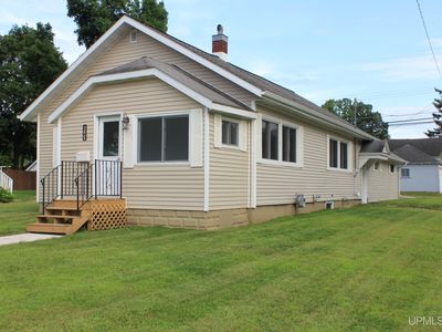623 W B St, Iron Mountain, MI, 49801