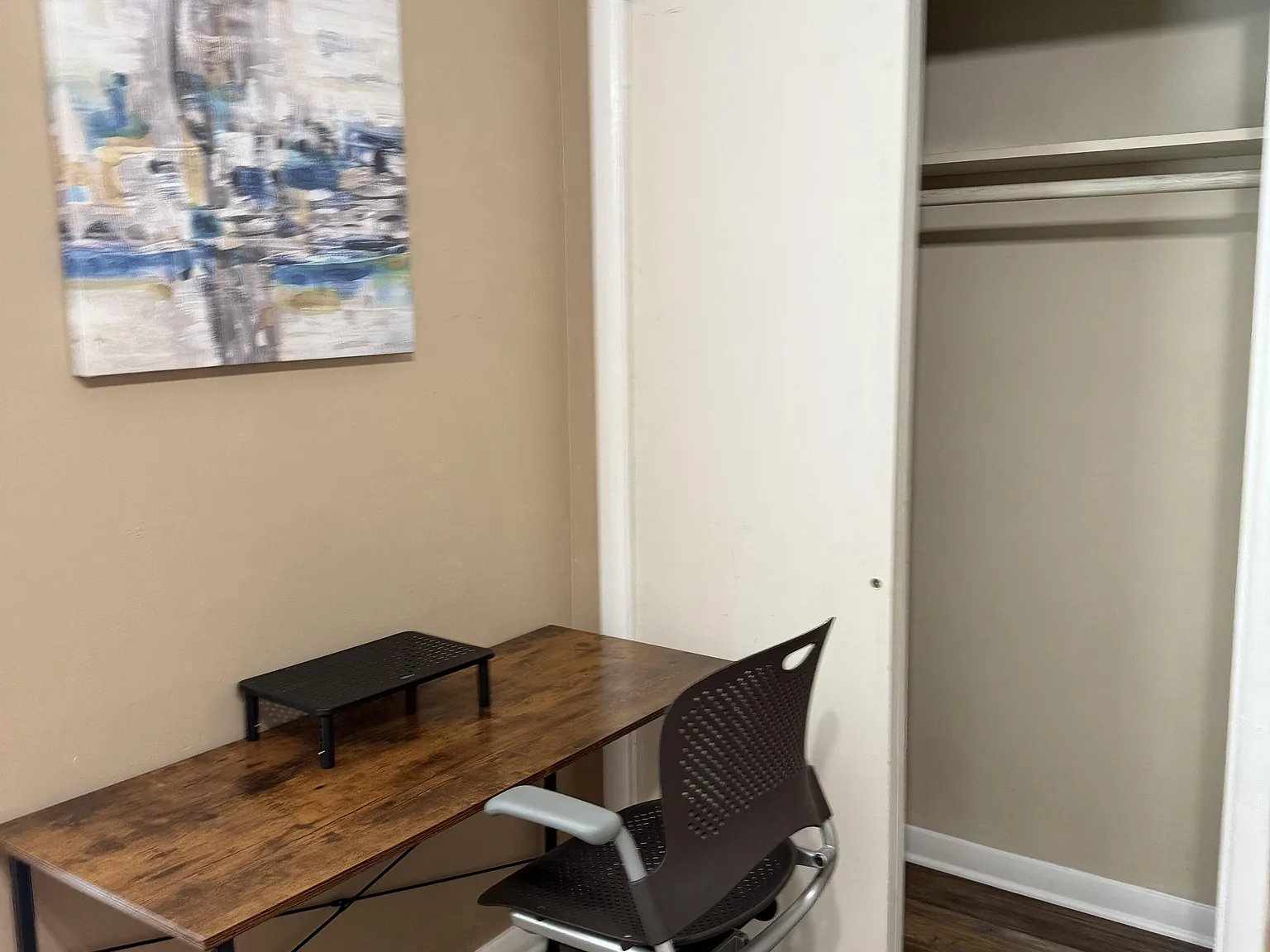 4 bed, 2.0 bath, 1704 sqft, $728 — Photo 4