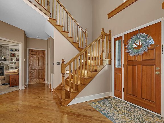 4th image of 2237 Chelmsford Ln