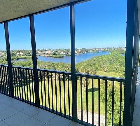 2nd image of 2090 S Tamiami Trl #502