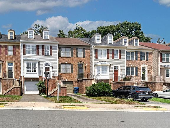 3rd image of 8730 Stone Hill Pl