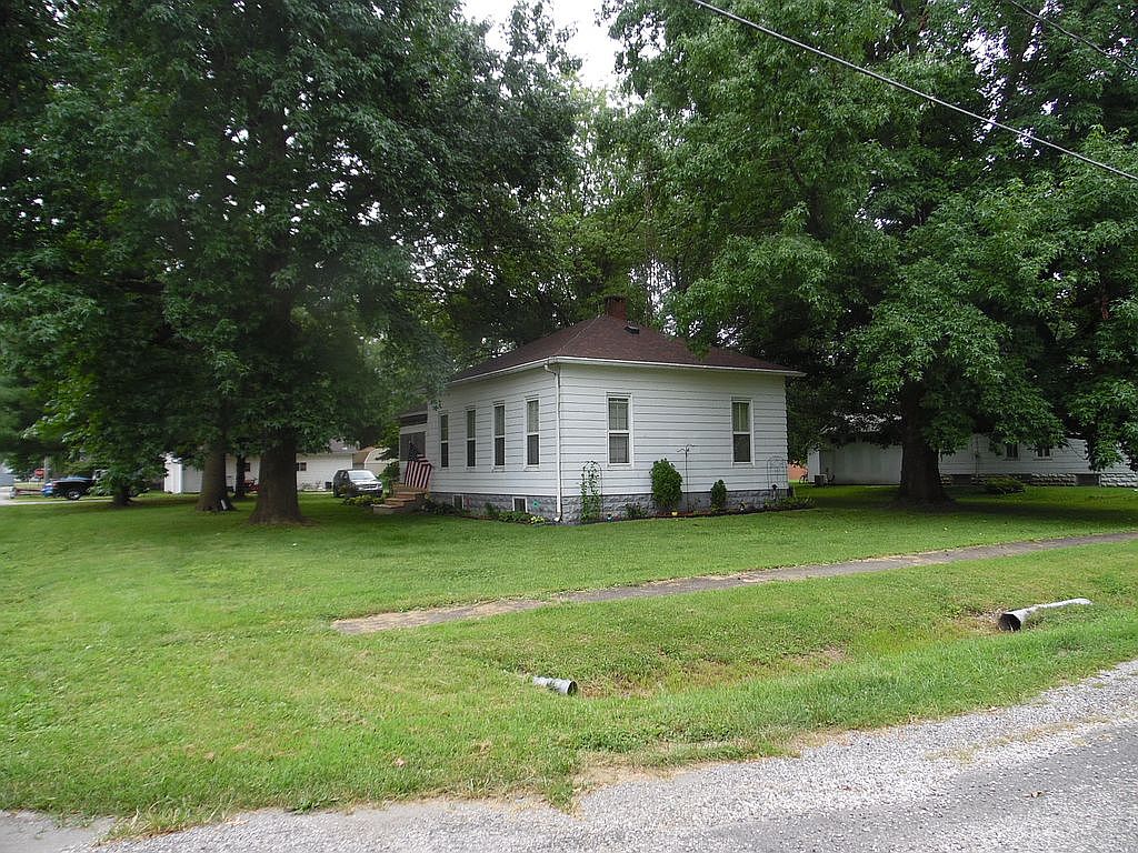 109 W Shirley St, Raymond, IL 62560 Zillow
