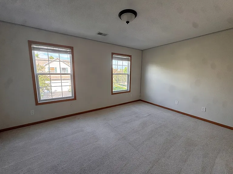1243 Bergmann Dr — Photo 15
