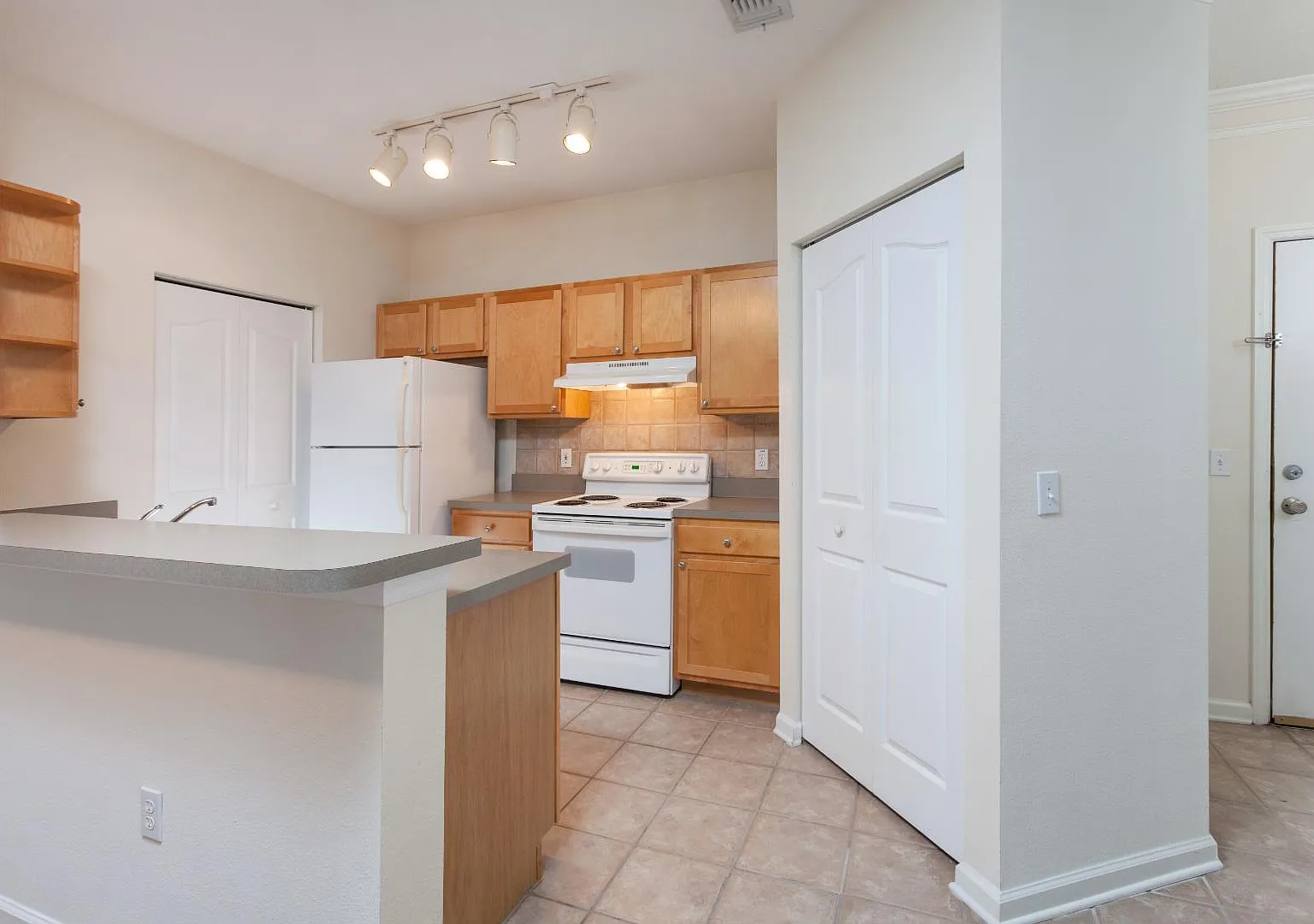 4207 S Dale Mabry Hwy - 4207 S Dale Mabry Hwy #10308 — Photo 2