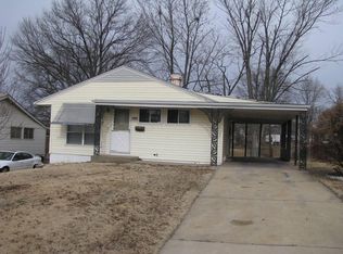 205 Ben Nevis Rd, Saint Louis, MO 63137