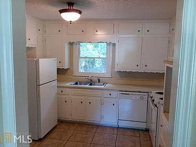 2nd image of 3121 Skyview Ln