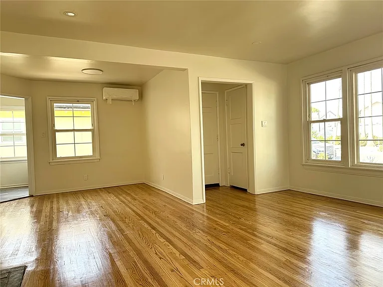 6539 Blucher Ave — Photo 3