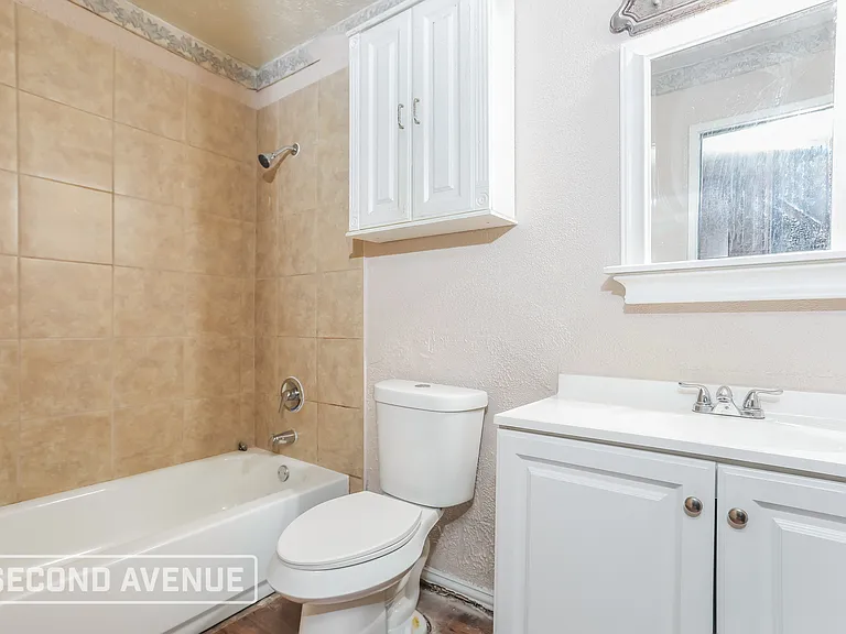 160 N Crestwood Blvd — Photo 15
