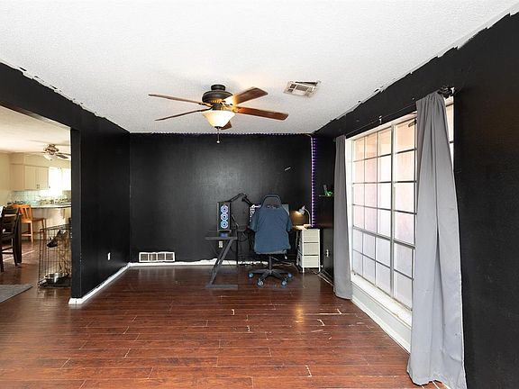 5th image of 810 NW 48th St