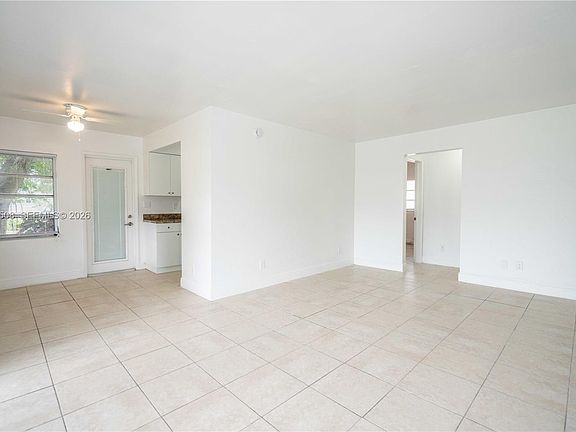 4th image of 1812 NE 20th Ave #1