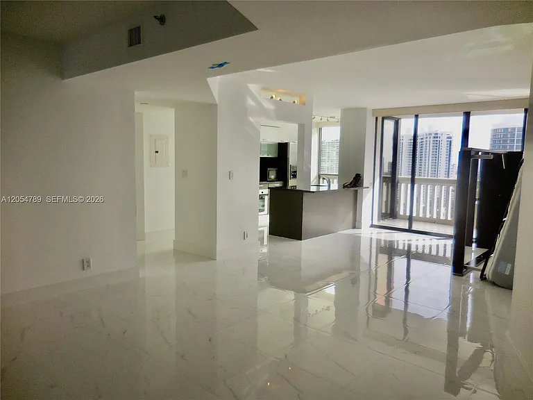 1000 Island Blvd #2308 — Photo 31