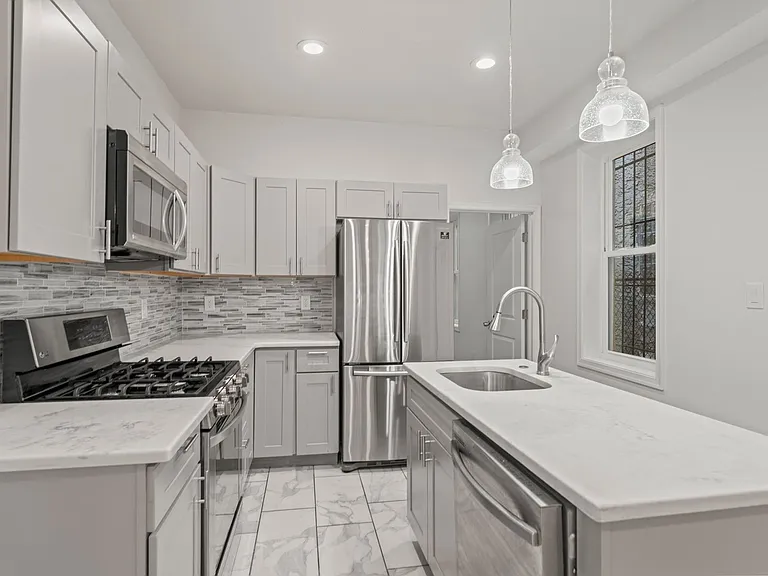 1630 Edgley St — Photo 9