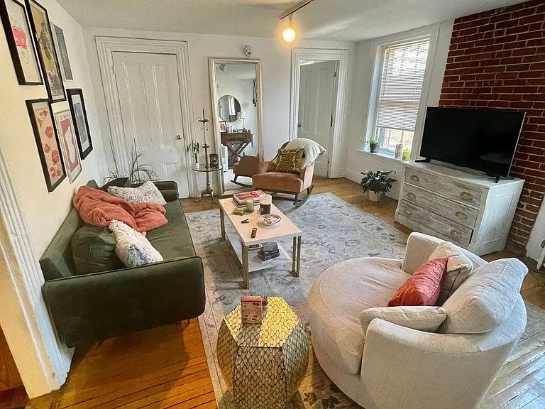 23 Irving St #3 — Photo 4