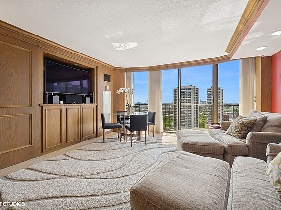 4th image of 1440 N State St #21C
