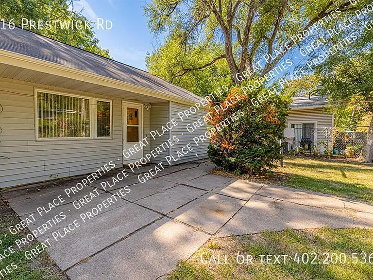 316 Prestwick Rd — Photo 1