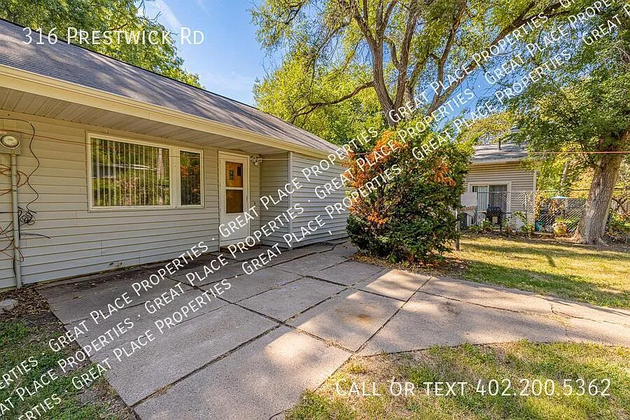 316 Prestwick Rd