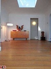5th image of 592 Ventura St