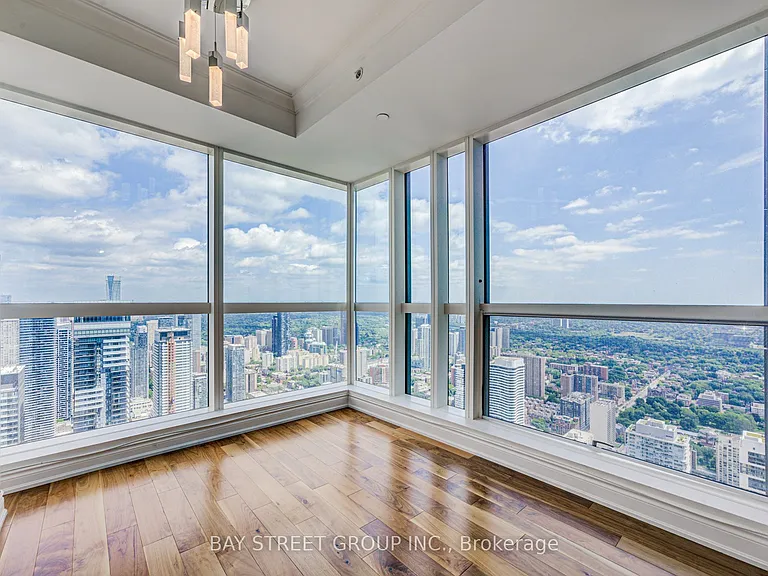 388 Yonge St #6701 — Photo 12