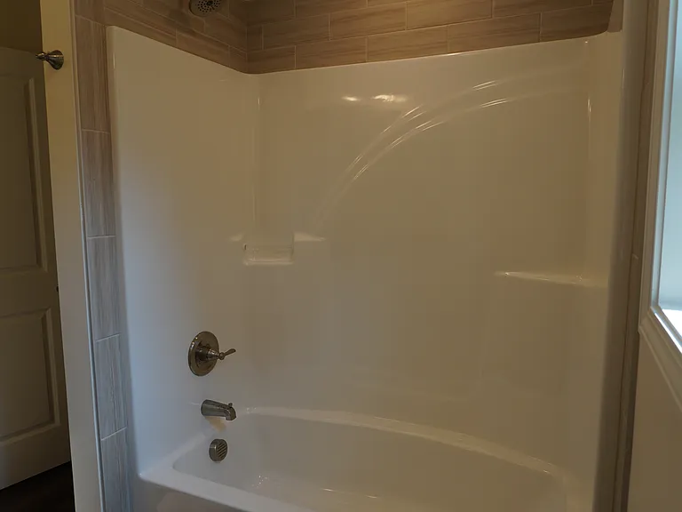 385 Buhmann Dr — Photo 11