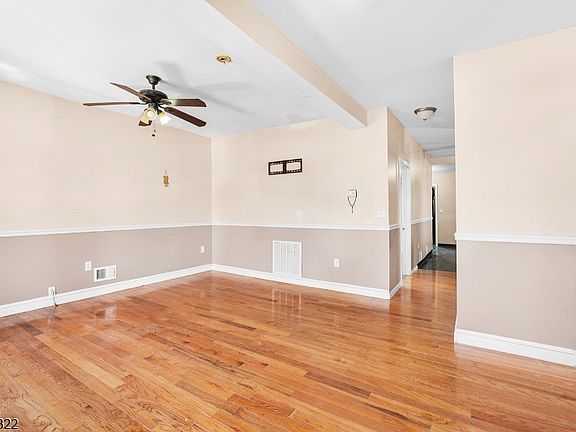 4th image of 311 Paxton St