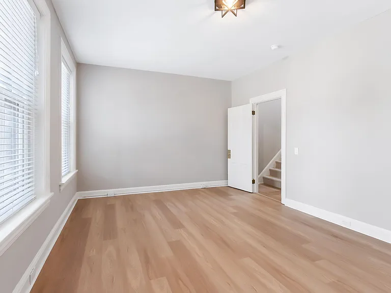 349 N Mulberry St — Photo 23