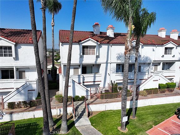 2nd image of 264 E Beverly Blvd APT A