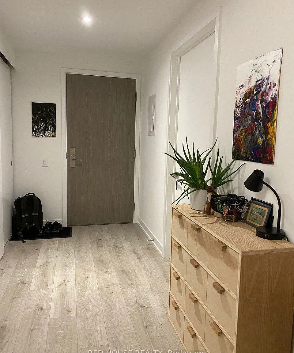 Studio, $1,900 — Photo 2