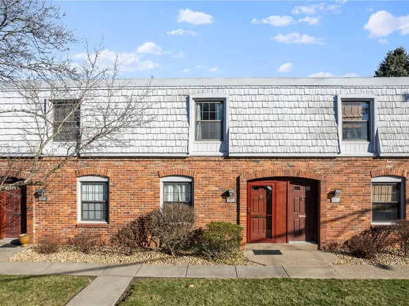 1066 Pennsbury Blvd, Pittsburgh, PA 15205
