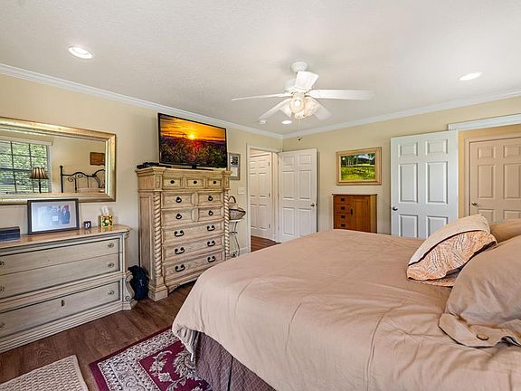21st image of 270 Ausburn Rd