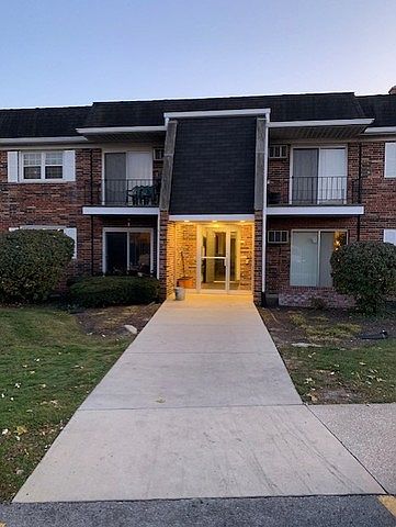 1st image of 2339 Ogden Ave APT 2
