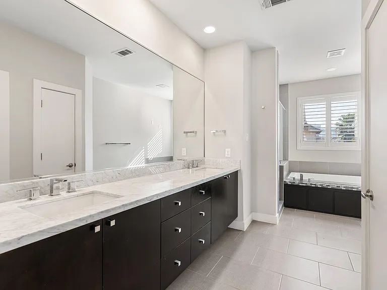 5911 Rose St — Photo 20